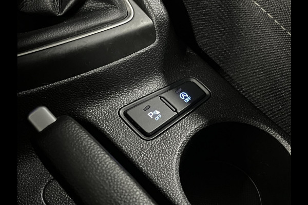 Hyundai i20 1.0 T-GDI Comfort Apple Carplay/Android auto | Cruise control | Camera | Parkeersensoren achter | Origineel NL | Hyundai i20 1.0 T-GDI Comfort Apple Carplay/Android auto | Cruise control | Camera | Parkeersensoren achter | Origineel NL |