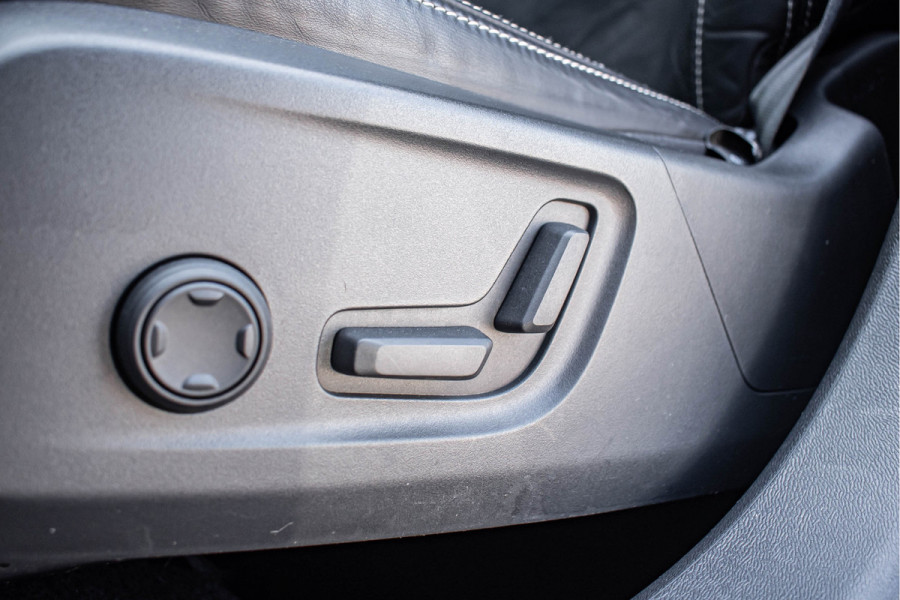 Volvo XC40 1.5 T5 Recharge R-Design | Pano | Trekhaak Volvo XC40 1.5 T5 Recharge R-Design | Pano | Trekhaak