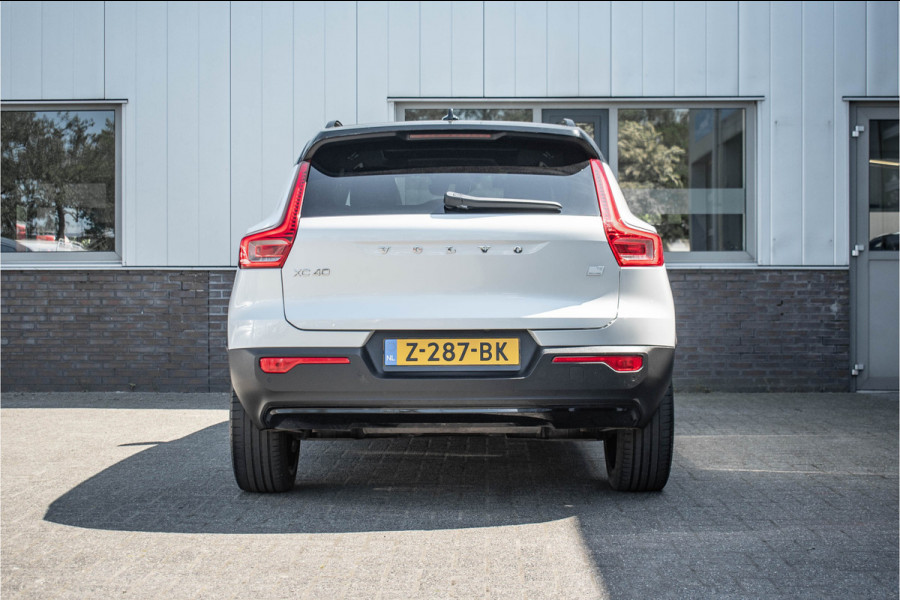 Volvo XC40 1.5 T5 Recharge R-Design | Pano | Trekhaak Volvo XC40 1.5 T5 Recharge R-Design | Pano | Trekhaak