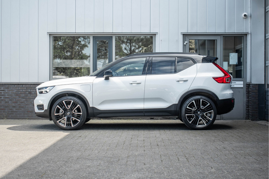 Volvo XC40 1.5 T5 Recharge R-Design | Pano | Trekhaak Volvo XC40 1.5 T5 Recharge R-Design | Pano | Trekhaak