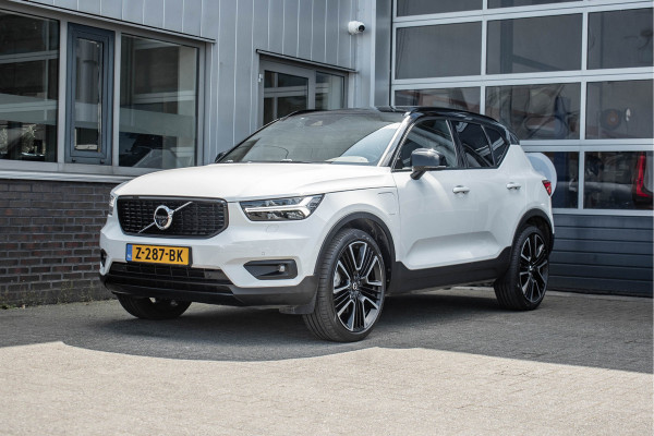 Volvo XC40 1.5 T5 Recharge R-Design | Pano | Trekhaak Volvo XC40 1.5 T5 Recharge R-Design | Pano | Trekhaak