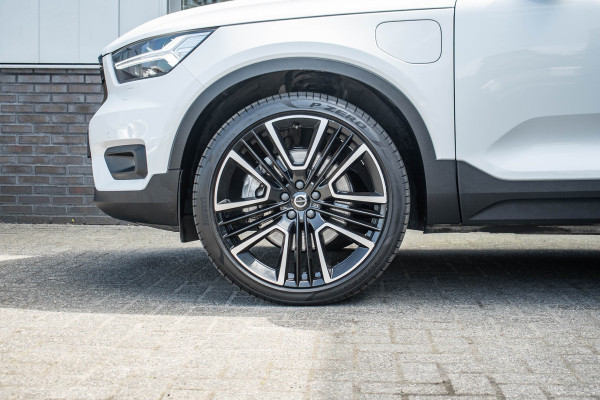 Volvo XC40 1.5 T5 Recharge R-Design | Pano | Trekhaak Volvo XC40 1.5 T5 Recharge R-Design | Pano | Trekhaak