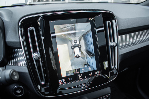 Volvo XC40 1.5 T5 Recharge R-Design | Pano | Trekhaak Volvo XC40 1.5 T5 Recharge R-Design | Pano | Trekhaak