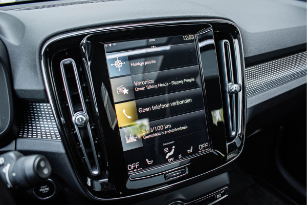 Volvo XC40 1.5 T5 Recharge R-Design | Pano | Trekhaak Volvo XC40 1.5 T5 Recharge R-Design | Pano | Trekhaak