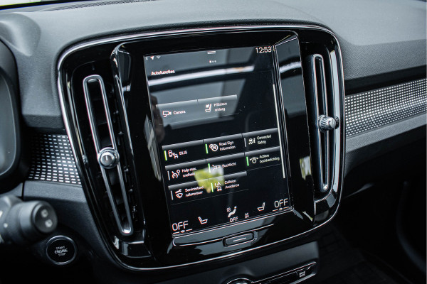 Volvo XC40 1.5 T5 Recharge R-Design | Pano | Trekhaak Volvo XC40 1.5 T5 Recharge R-Design | Pano | Trekhaak