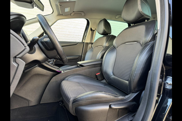 Renault Scénic 1.3 TCe Intens Climate control Cruise control Navigatie Apple Android Parkeersensoren plus camera Dodehoekdetectie Renault Scénic 1.3 TCe Intens Climate control Cruise control Navigatie Apple Android Parkeersensoren plus camera Dodehoekdetectie
