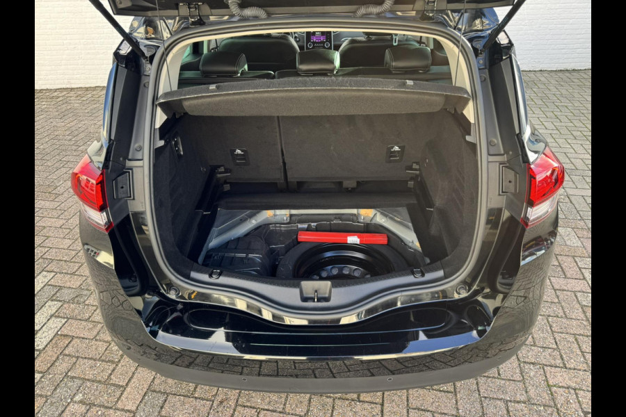 Renault Scénic 1.3 TCe Intens Climate control Cruise control Navigatie Apple Android Parkeersensoren plus camera Dodehoekdetectie Renault Scénic 1.3 TCe Intens Climate control Cruise control Navigatie Apple Android Parkeersensoren plus camera Dodehoekdetectie