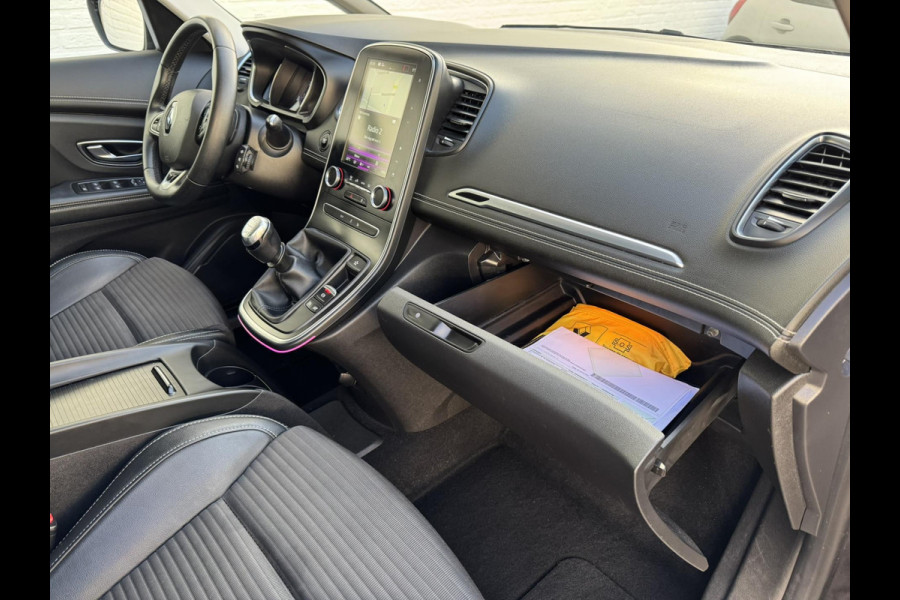 Renault Scénic 1.3 TCe Intens Climate control Cruise control Navigatie Apple Android Parkeersensoren plus camera Dodehoekdetectie Renault Scénic 1.3 TCe Intens Climate control Cruise control Navigatie Apple Android Parkeersensoren plus camera Dodehoekdetectie