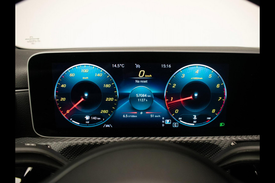 Mercedes-Benz A-Klasse 200 Business Sport (STERRENHEMEL,APPLE CARPLAY,NAVI,SPORTSTOELEN,STOELVERWARMING,CAMERA,LED,GETINT,PDC) Mercedes-Benz A-Klasse 200 Business Sport (STERRENHEMEL,APPLE CARPLAY,NAVI,SPORTSTOELEN,STOELVERWARMING,CAMERA,LED,GETINT,PDC)