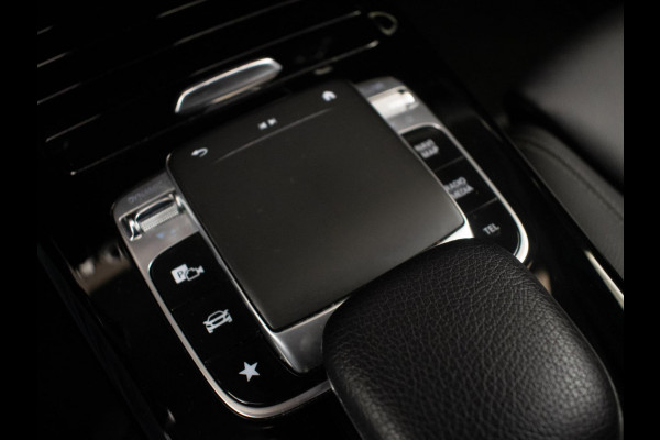 Mercedes-Benz A-Klasse 200 Business Sport (STERRENHEMEL,APPLE CARPLAY,NAVI,SPORTSTOELEN,STOELVERWARMING,CAMERA,LED,GETINT,PDC) Mercedes-Benz A-Klasse 200 Business Sport (STERRENHEMEL,APPLE CARPLAY,NAVI,SPORTSTOELEN,STOELVERWARMING,CAMERA,LED,GETINT,PDC)