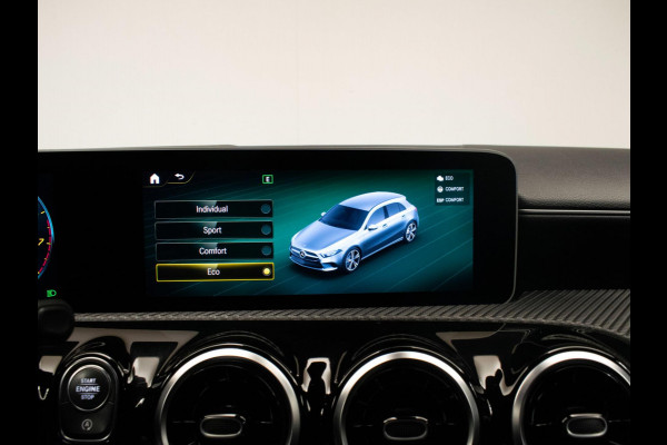 Mercedes-Benz A-Klasse 200 Business Sport (STERRENHEMEL,APPLE CARPLAY,NAVI,SPORTSTOELEN,STOELVERWARMING,CAMERA,LED,GETINT,PDC) Mercedes-Benz A-Klasse 200 Business Sport (STERRENHEMEL,APPLE CARPLAY,NAVI,SPORTSTOELEN,STOELVERWARMING,CAMERA,LED,GETINT,PDC)