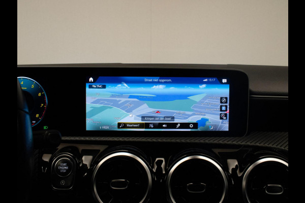 Mercedes-Benz A-Klasse 200 Business Sport (STERRENHEMEL,APPLE CARPLAY,NAVI,SPORTSTOELEN,STOELVERWARMING,CAMERA,LED,GETINT,PDC) Mercedes-Benz A-Klasse 200 Business Sport (STERRENHEMEL,APPLE CARPLAY,NAVI,SPORTSTOELEN,STOELVERWARMING,CAMERA,LED,GETINT,PDC)