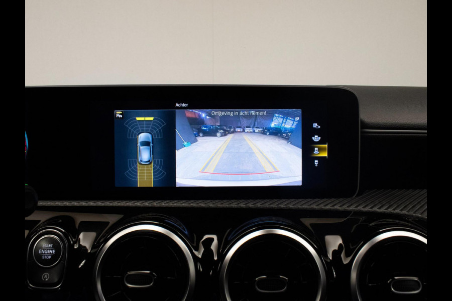 Mercedes-Benz A-Klasse 200 Business Sport (STERRENHEMEL,APPLE CARPLAY,NAVI,SPORTSTOELEN,STOELVERWARMING,CAMERA,LED,GETINT,PDC) Mercedes-Benz A-Klasse 200 Business Sport (STERRENHEMEL,APPLE CARPLAY,NAVI,SPORTSTOELEN,STOELVERWARMING,CAMERA,LED,GETINT,PDC)