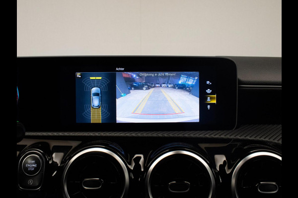 Mercedes-Benz A-Klasse 200 Business Sport (STERRENHEMEL,APPLE CARPLAY,NAVI,SPORTSTOELEN,STOELVERWARMING,CAMERA,LED,GETINT,PDC) Mercedes-Benz A-Klasse 200 Business Sport (STERRENHEMEL,APPLE CARPLAY,NAVI,SPORTSTOELEN,STOELVERWARMING,CAMERA,LED,GETINT,PDC)