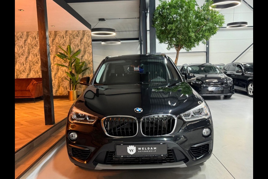 BMW X1 XDrive20i Executive Garantie Camera StoelVW Elek Achterklep PDC Cruise Navi Clima Led Lane All Season Rijklaar