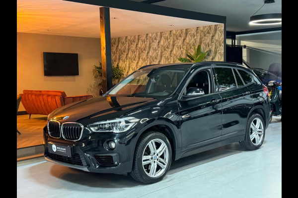 BMW X1 XDrive20i Executive Garantie Camera StoelVW Elek Achterklep PDC Cruise Navi Clima Led Lane All Season Rijklaar