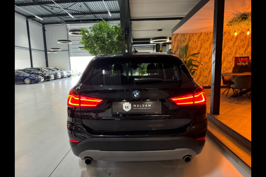BMW X1 XDrive20i Executive Garantie Camera StoelVW Elek Achterklep PDC Cruise Navi Clima Led Lane All Season Rijklaar