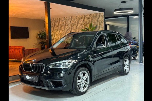 BMW X1 XDrive20i Executive Garantie Camera StoelVW Elek Achterklep PDC Cruise Navi Clima Led Lane All Season Rijklaar