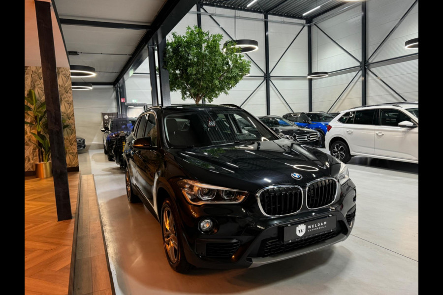 BMW X1 XDrive20i Executive Garantie Camera StoelVW Elek Achterklep PDC Cruise Navi Clima Led Lane All Season Rijklaar