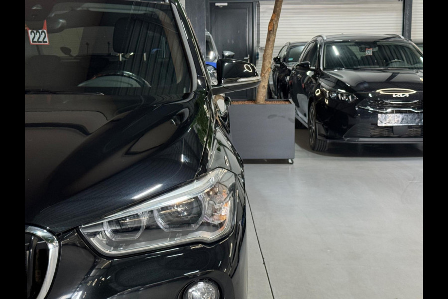BMW X1 XDrive20i Executive Garantie Camera StoelVW Elek Achterklep PDC Cruise Navi Clima Led Lane All Season Rijklaar