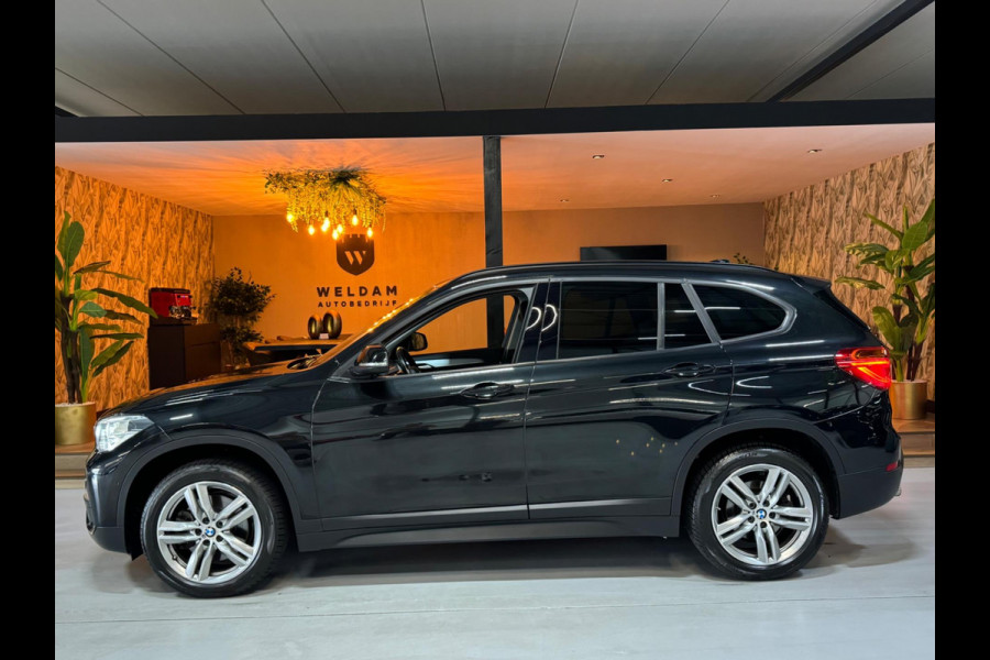 BMW X1 XDrive20i Executive Garantie Camera StoelVW Elek Achterklep PDC Cruise Navi Clima Led Lane All Season Rijklaar