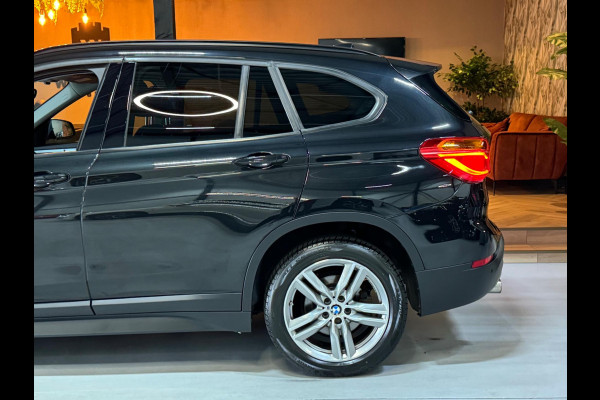 BMW X1 XDrive20i Executive Garantie Camera StoelVW Elek Achterklep PDC Cruise Navi Clima Led Lane All Season Rijklaar