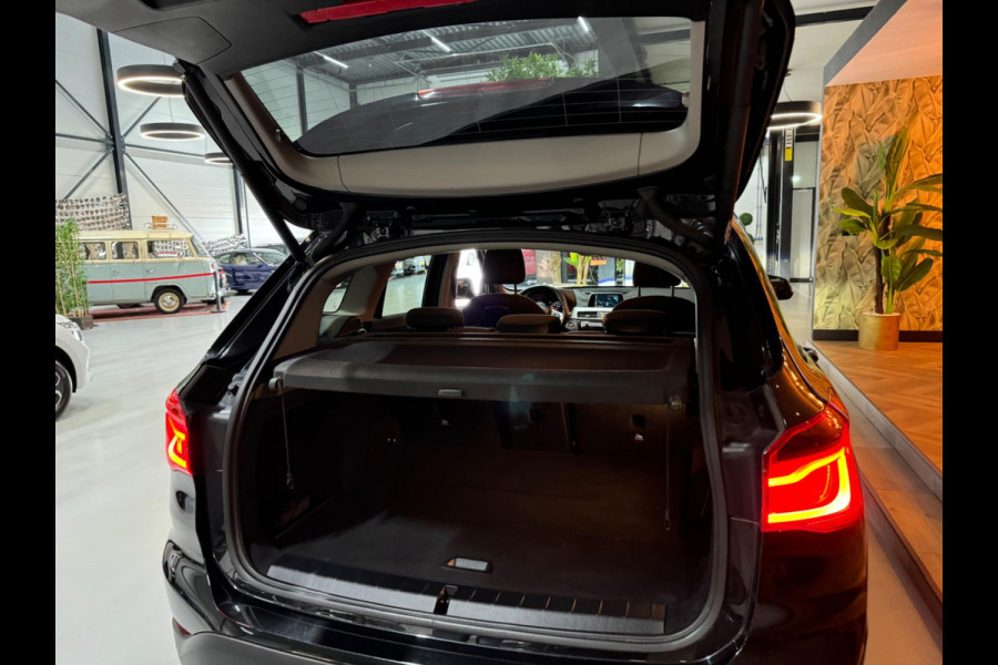 BMW X1 XDrive20i Executive Garantie Camera StoelVW Elek Achterklep PDC Cruise Navi Clima Led Lane All Season Rijklaar