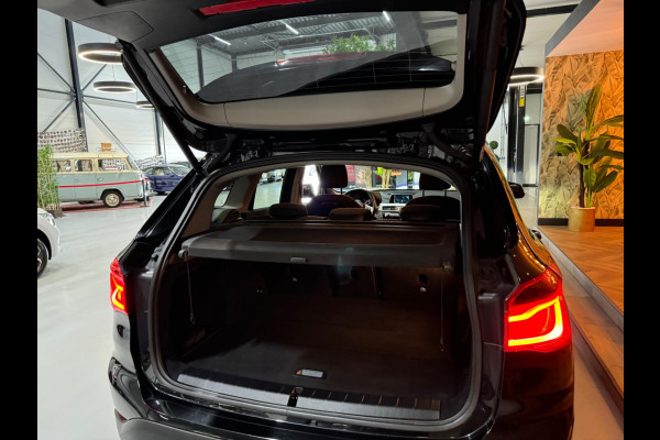 BMW X1 XDrive20i Executive Garantie Camera StoelVW Elek Achterklep PDC Cruise Navi Clima Led Lane All Season Rijklaar