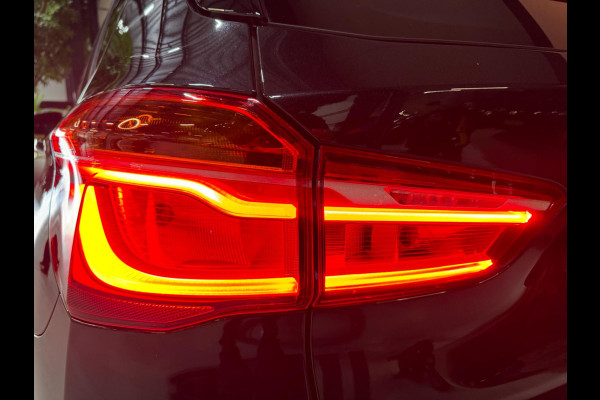 BMW X1 XDrive20i Executive Garantie Camera StoelVW Elek Achterklep PDC Cruise Navi Clima Led Lane All Season Rijklaar