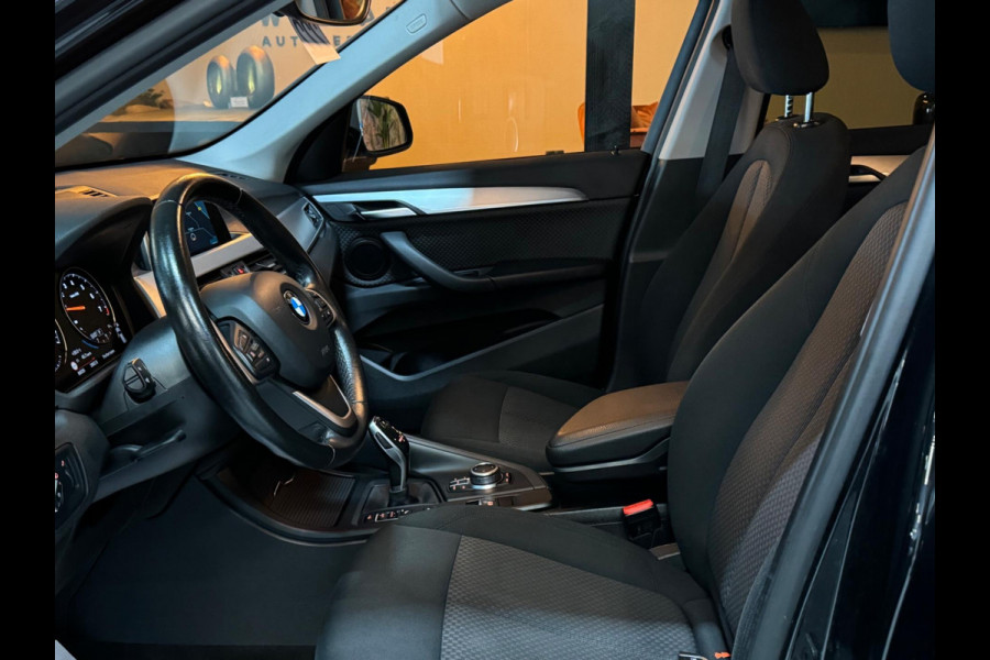 BMW X1 XDrive20i Executive Garantie Camera StoelVW Elek Achterklep PDC Cruise Navi Clima Led Lane All Season Rijklaar