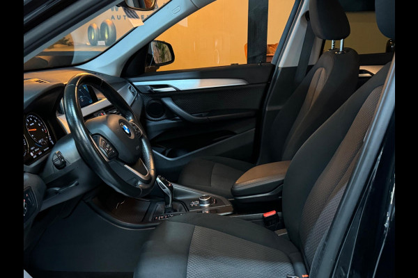 BMW X1 XDrive20i Executive Garantie Camera StoelVW Elek Achterklep PDC Cruise Navi Clima Led Lane All Season Rijklaar