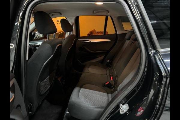 BMW X1 XDrive20i Executive Garantie Camera StoelVW Elek Achterklep PDC Cruise Navi Clima Led Lane All Season Rijklaar