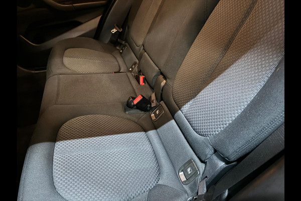 BMW X1 XDrive20i Executive Garantie Camera StoelVW Elek Achterklep PDC Cruise Navi Clima Led Lane All Season Rijklaar