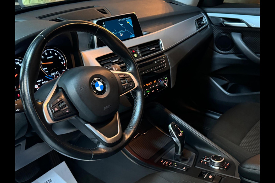 BMW X1 XDrive20i Executive Garantie Camera StoelVW Elek Achterklep PDC Cruise Navi Clima Led Lane All Season Rijklaar