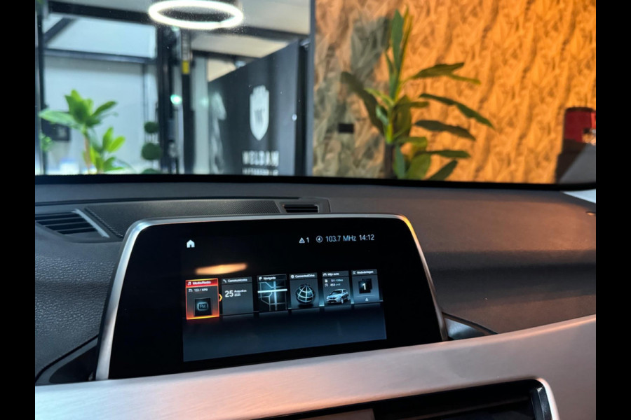 BMW X1 XDrive20i Executive Garantie Camera StoelVW Elek Achterklep PDC Cruise Navi Clima Led Lane All Season Rijklaar