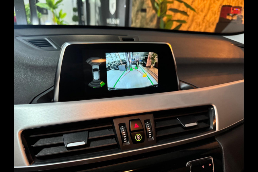 BMW X1 XDrive20i Executive Garantie Camera StoelVW Elek Achterklep PDC Cruise Navi Clima Led Lane All Season Rijklaar