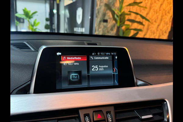 BMW X1 XDrive20i Executive Garantie Camera StoelVW Elek Achterklep PDC Cruise Navi Clima Led Lane All Season Rijklaar