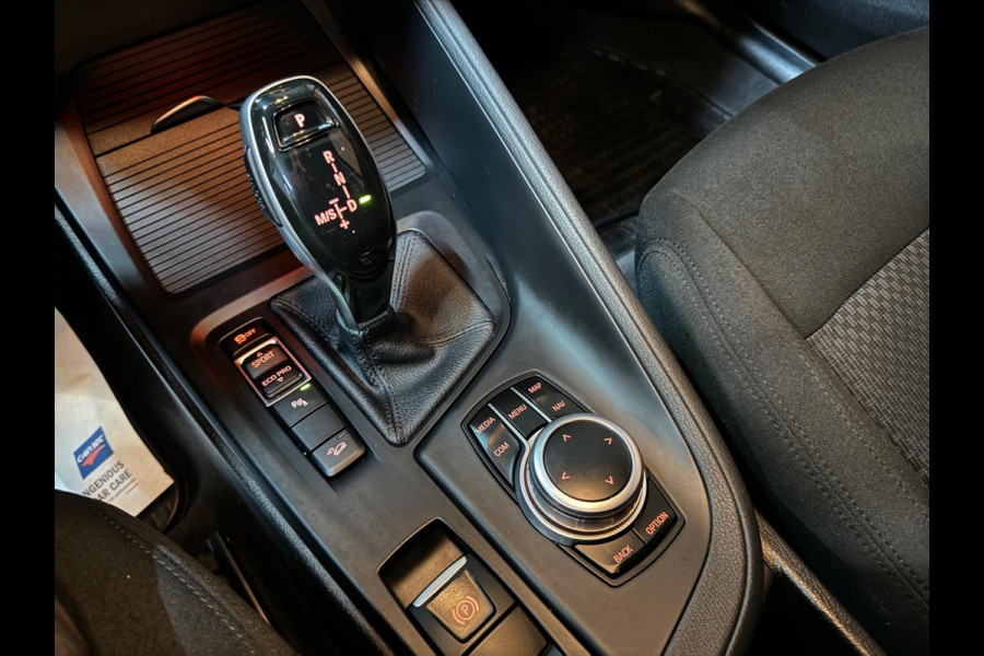 BMW X1 XDrive20i Executive Garantie Camera StoelVW Elek Achterklep PDC Cruise Navi Clima Led Lane All Season Rijklaar