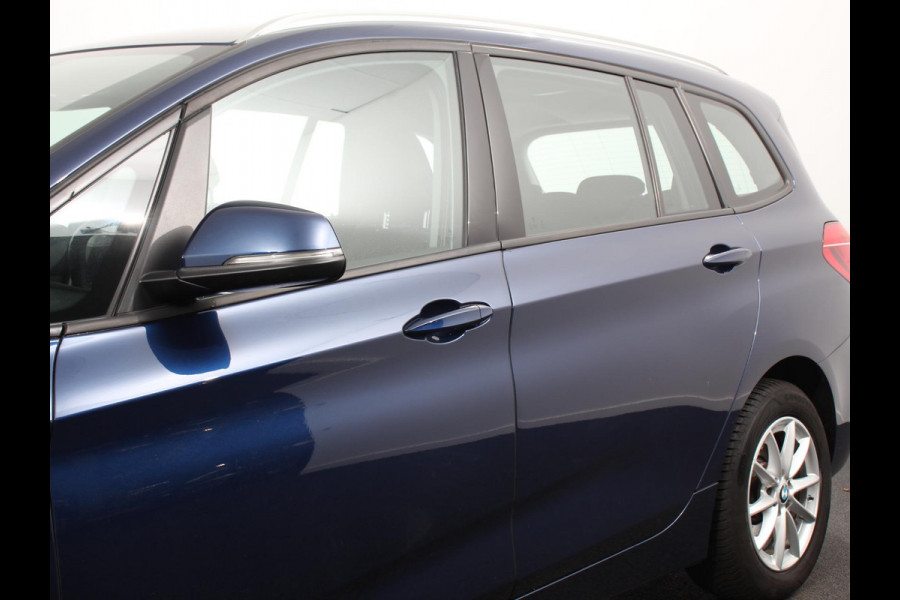 BMW 2 Serie Gran Tourer 218i Automaat 7p. Corporate Lease Executive 7p | Cruise control | Lichtmetalen velgen | Navigatie | Parkeersensoren achter | Radio | LED BMW 2 Serie Gran Tourer 218i Automaat 7p. Corporate Lease Executive 7p | Cruise control | Lichtmetalen velgen | Navigatie | Parkeersensoren achter | Radio | LED