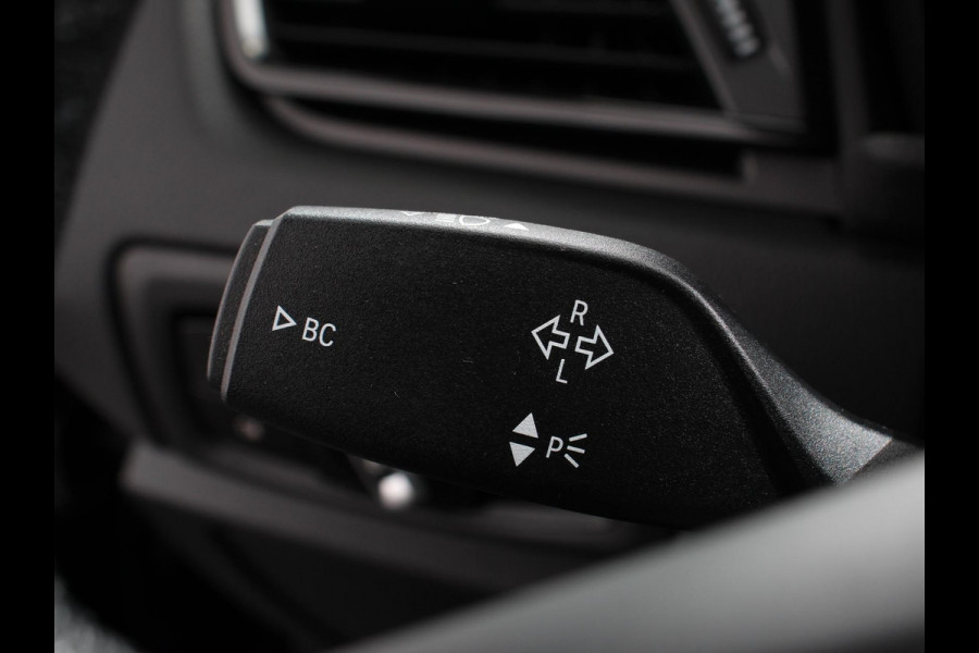 BMW 2 Serie Gran Tourer 218i Automaat 7p. Corporate Lease Executive 7p | Cruise control | Lichtmetalen velgen | Navigatie | Parkeersensoren achter | Radio | LED BMW 2 Serie Gran Tourer 218i Automaat 7p. Corporate Lease Executive 7p | Cruise control | Lichtmetalen velgen | Navigatie | Parkeersensoren achter | Radio | LED