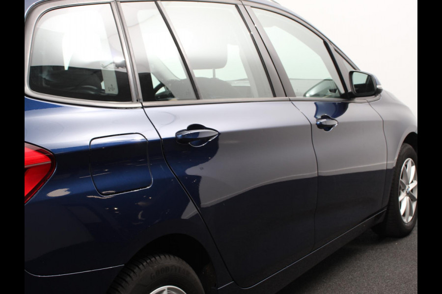 BMW 2 Serie Gran Tourer 218i Automaat 7p. Corporate Lease Executive 7p | Cruise control | Lichtmetalen velgen | Navigatie | Parkeersensoren achter | Radio | LED BMW 2 Serie Gran Tourer 218i Automaat 7p. Corporate Lease Executive 7p | Cruise control | Lichtmetalen velgen | Navigatie | Parkeersensoren achter | Radio | LED