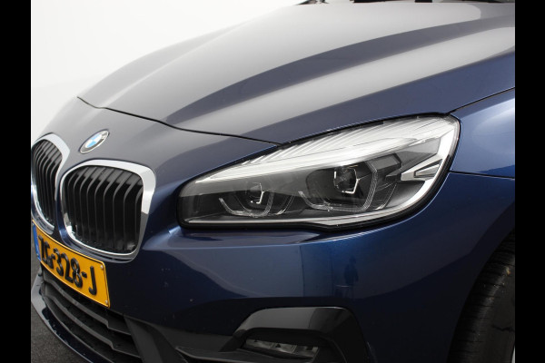 BMW 2 Serie Gran Tourer 218i Automaat 7p. Corporate Lease Executive 7p | Cruise control | Lichtmetalen velgen | Navigatie | Parkeersensoren achter | Radio | LED BMW 2 Serie Gran Tourer 218i Automaat 7p. Corporate Lease Executive 7p | Cruise control | Lichtmetalen velgen | Navigatie | Parkeersensoren achter | Radio | LED