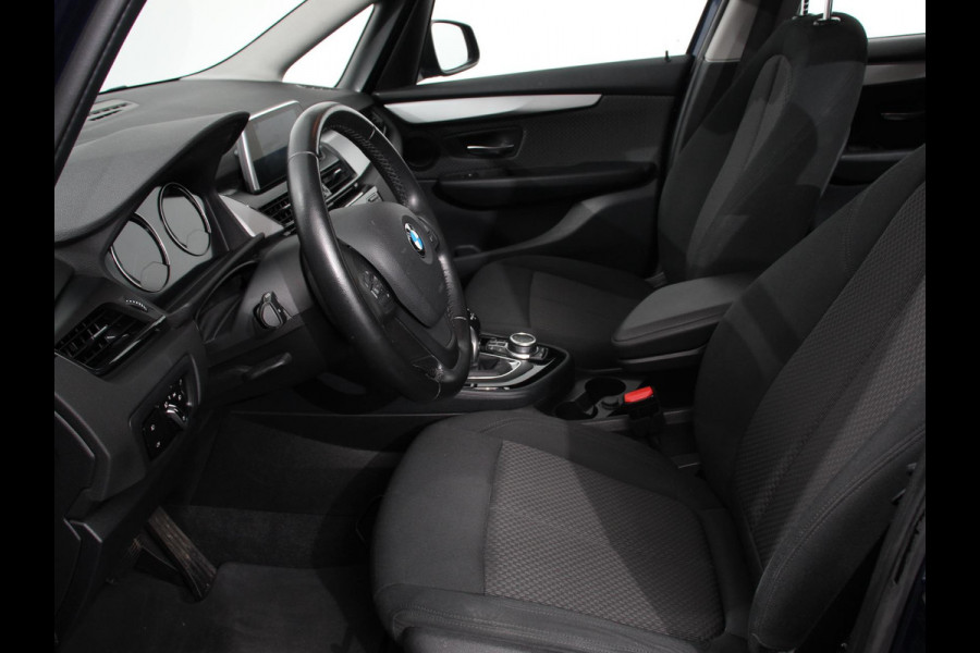 BMW 2 Serie Gran Tourer 218i Automaat 7p. Corporate Lease Executive 7p | Cruise control | Lichtmetalen velgen | Navigatie | Parkeersensoren achter | Radio | LED BMW 2 Serie Gran Tourer 218i Automaat 7p. Corporate Lease Executive 7p | Cruise control | Lichtmetalen velgen | Navigatie | Parkeersensoren achter | Radio | LED