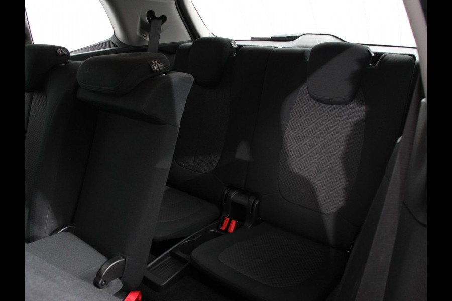 BMW 2 Serie Gran Tourer 218i Automaat 7p. Corporate Lease Executive 7p | Cruise control | Lichtmetalen velgen | Navigatie | Parkeersensoren achter | Radio | LED BMW 2 Serie Gran Tourer 218i Automaat 7p. Corporate Lease Executive 7p | Cruise control | Lichtmetalen velgen | Navigatie | Parkeersensoren achter | Radio | LED