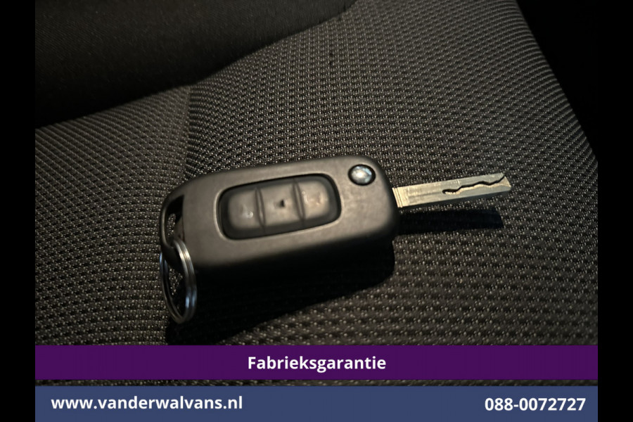 Renault Trafic 2.0 dCi L2H1 Fabrieksgarantie Euro6 Airco | LED | Cruisecontrol | Trekhaak Parkeersensoren, Bijrijdersbank Renault Trafic 2.0 dCi L2H1 Fabrieksgarantie Euro6 Airco | LED | Cruisecontrol | Trekhaak Parkeersensoren, Bijrijdersbank