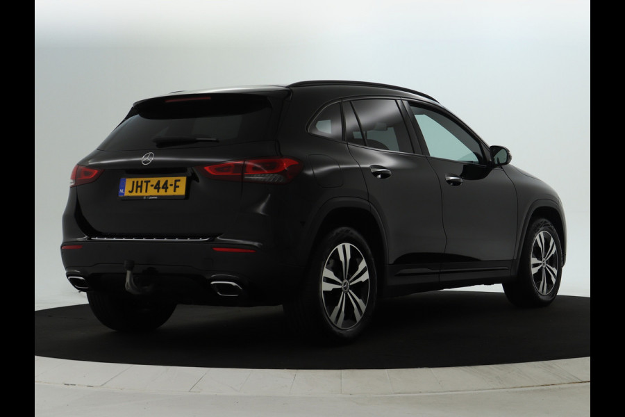 Mercedes-Benz GLA 250 e Plug-In Hybride Trekhaak | Night Pakket |Stoelverwarming voor | Distronic | Achteruitrijcamera | Keyless go | Dodehoek Assist.. Inclusief 24 maanden MB Certified garantie voor Europa.