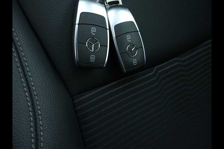 Mercedes-Benz GLA 250 e Plug-In Hybride Trekhaak | Night Pakket |Stoelverwarming voor | Distronic | Achteruitrijcamera | Keyless go | Dodehoek Assist.. Inclusief 24 maanden MB Certified garantie voor Europa.