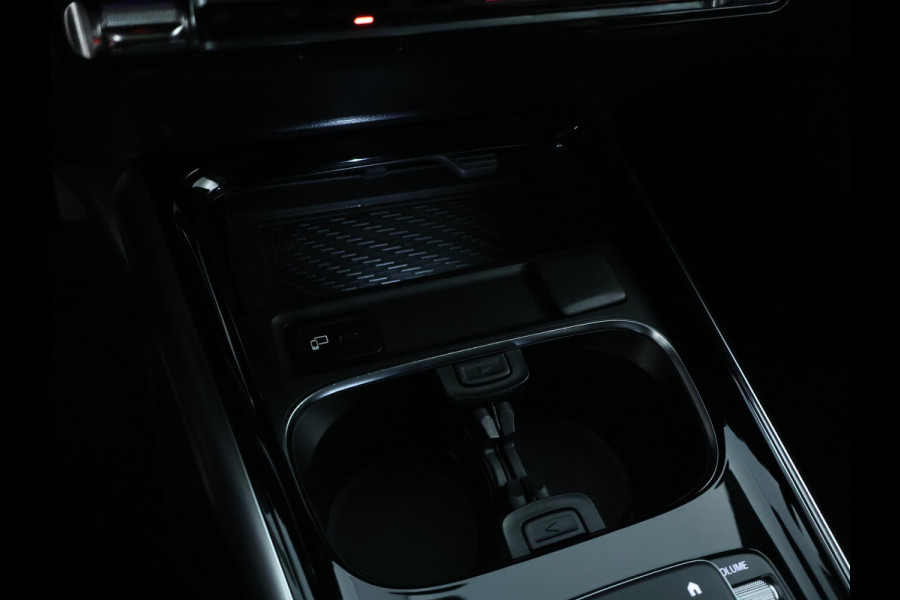 Mercedes-Benz GLA 250 e Plug-In Hybride Trekhaak | Night Pakket |Stoelverwarming voor | Distronic | Achteruitrijcamera | Keyless go | Dodehoek Assist.. Inclusief 24 maanden MB Certified garantie voor Europa.