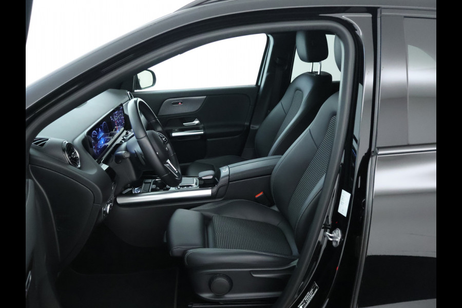Mercedes-Benz GLA 250 e Plug-In Hybride Trekhaak | Night Pakket |Stoelverwarming voor | Distronic | Achteruitrijcamera | Keyless go | Dodehoek Assist.. Inclusief 24 maanden MB Certified garantie voor Europa.