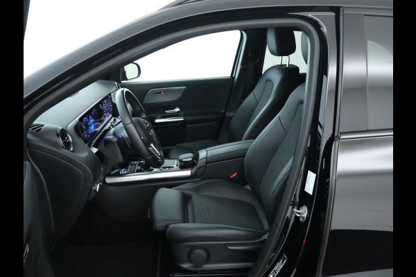 Mercedes-Benz GLA 250 e Plug-In Hybride Trekhaak | Night Pakket |Stoelverwarming voor | Distronic | Achteruitrijcamera | Keyless go | Dodehoek Assist.. Inclusief 24 maanden MB Certified garantie voor Europa.